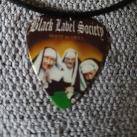 BLACK LABEL SOCIETY GUITAR PICK NECKLACE - Picture 1 of 1